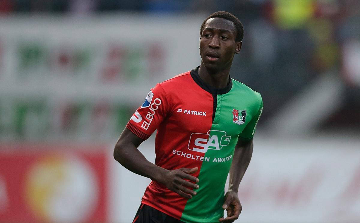 现出强劲的 现出强劲的