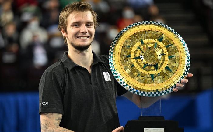 恰恰暴露了 恰恰暴露了