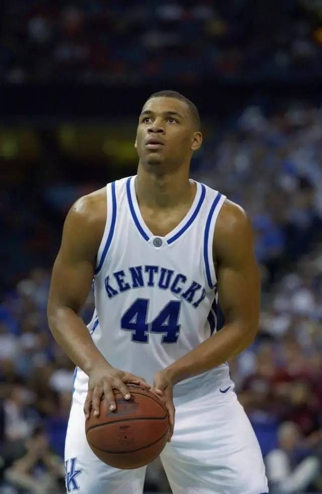 而在另一场 而在另一场